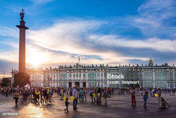 Die Eremitage Sonnenuntergang Auf Dem Schlossplatz St Petersburg Russland Stockfoto und mehr Bilder von Hermitage