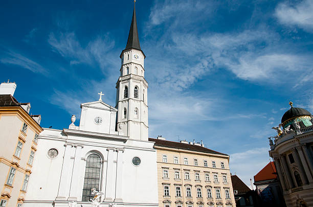 聖ミカエル教会 - ウィーン - オーストリア - st michaels church ストックフォトと画像