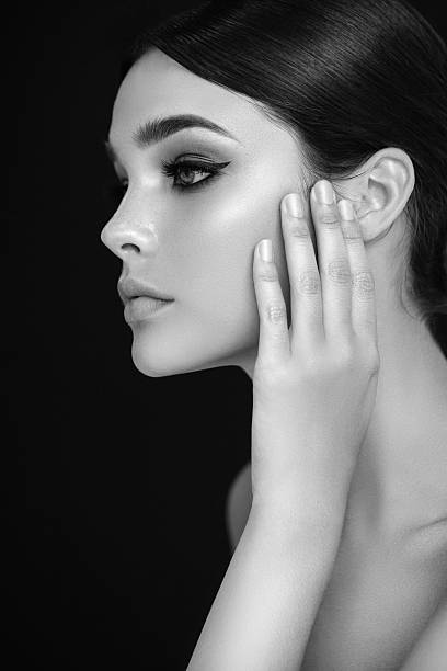 istock Beautiful woman 598081606