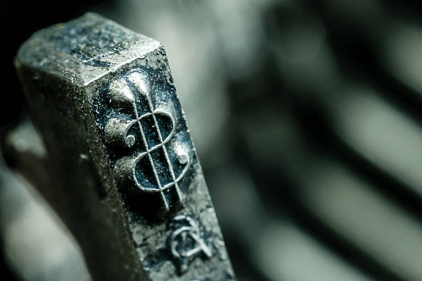 istock Dollar symbol of an old typewriter typebars 598086566
