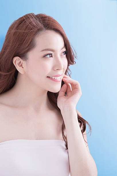 istock Beauty woman look something 598089444
