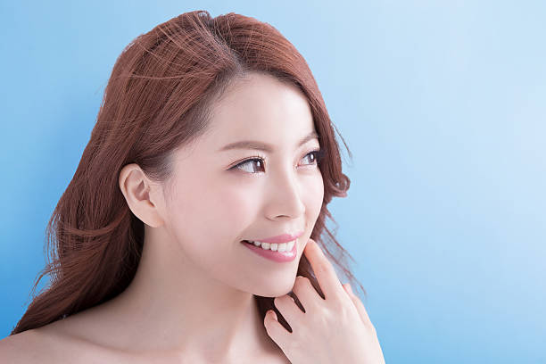 istock Beauty woman look something 598089450