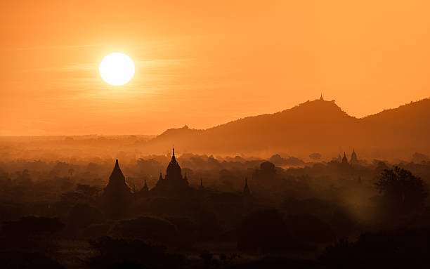 istock Sunrise over Pagodas 598136886
