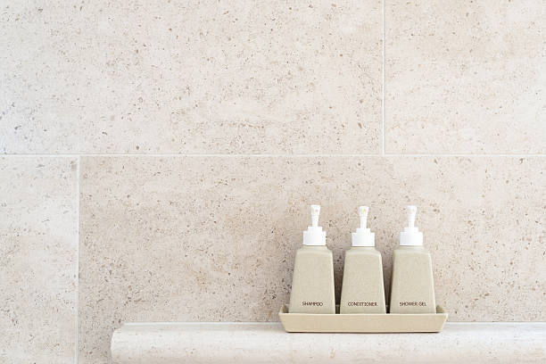 toiletries tube - hotel shampoo stockfoto's en -beelden