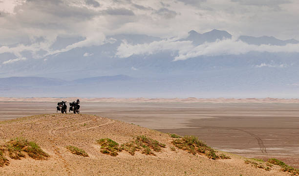 Gobi pustyni Krajobraz Mongolia Przygodowa Jazda motocyklowa – zdjęcie