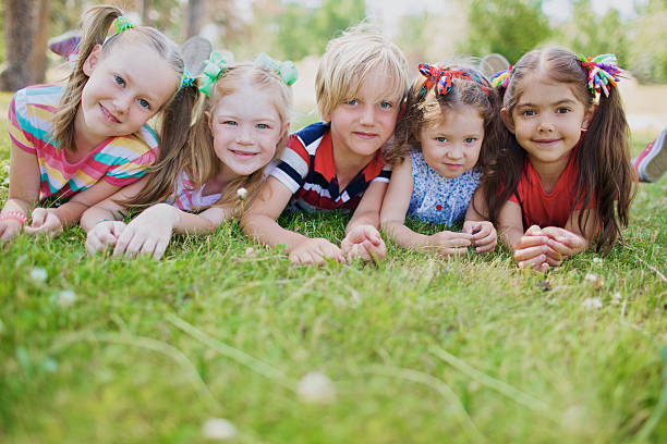 istock Row of kids 598235146