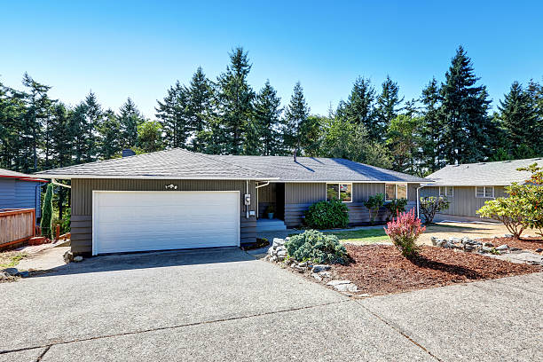 istock American grey rambler house exterior 598239128