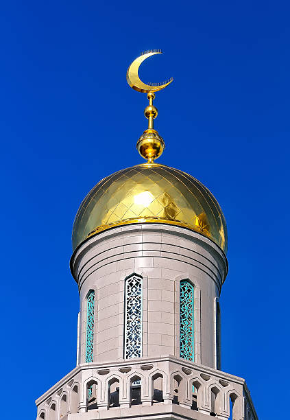 istock Gilded dome and crescent moon Muslim mosque 598534532