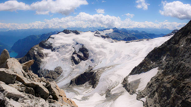 les alpes de siwss près de saint-moritz - piz palü photos et images de collection