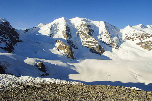 piz palü w alpach szwajcarskich - piz palü zdjęcia i obrazy z banku zdjęć