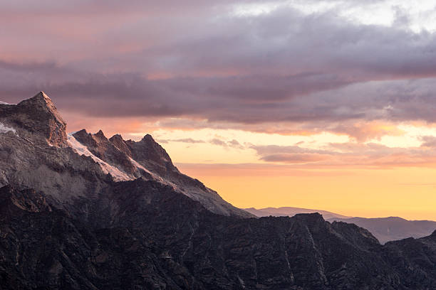 istock the sun sets over the Cordillera Blanca 598546170