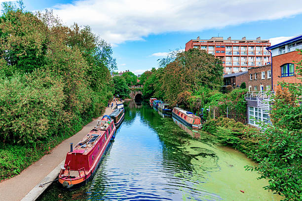 Regents canal View of Regents canal in Kings Cross regents canal stock pictures, royalty-free photos & images