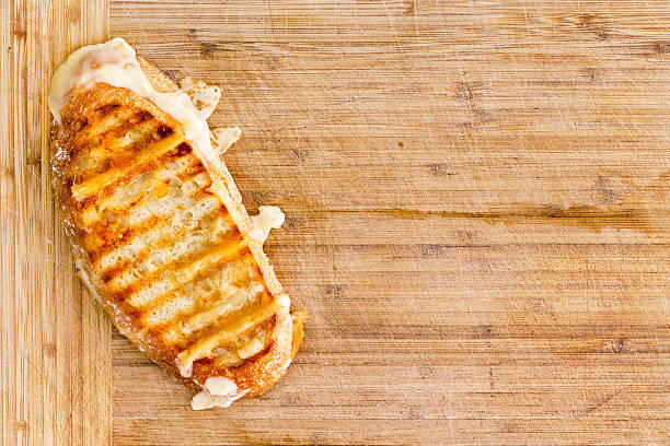 apetyczny grillowany chleb panini kanapka z serem chlebowym - panini sandwich zdjęcia i obrazy z banku zdjęć