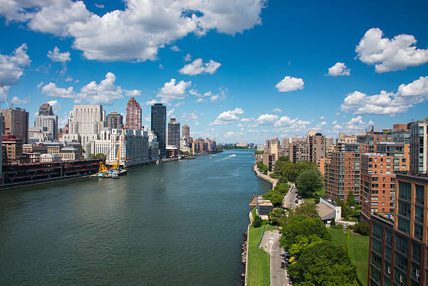 istock East River with Roosevelt Island and Midtown Manhattan 598683330