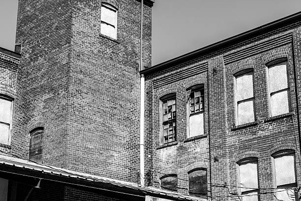 istock Former Automotive Warehouse Waiting to be Demolished II 598683620
