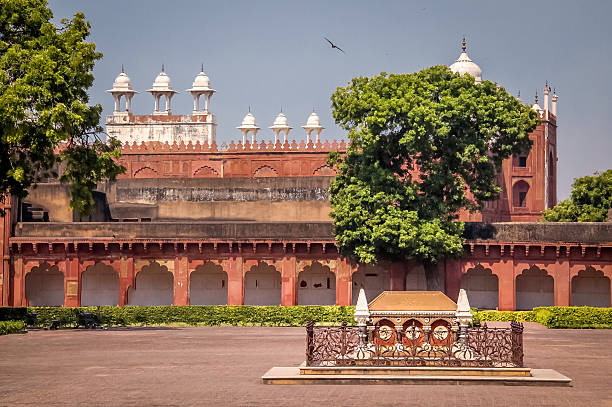 istock Tomb in Agra Fort - Agra, India 598694118