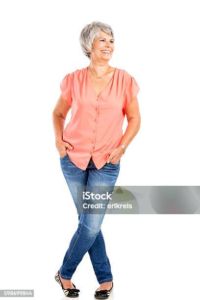 Glücklich Alte Frau Stockfoto und mehr Bilder von Weißer Hintergrund - Weißer Hintergrund, Alter Erwachsener, Frauen