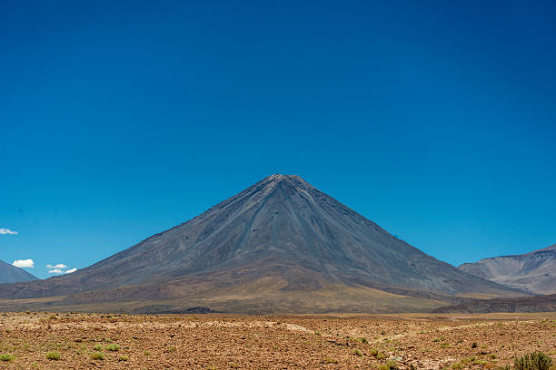 istock Licancabur volcano 5,916 meters 598702670