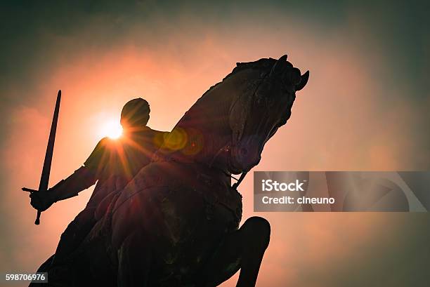 Foto de Nuno Alvares Pereira e mais fotos de stock de Medieval - Medieval, Cavalo - Peça de xadrez, Espiritualidade