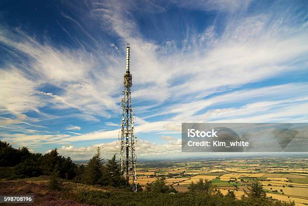 Vista De Paisaje Foto de stock y más banco de imágenes de Torres de telecomunicaciones - Torres de telecomunicaciones, Reino Unido, Torre - Estructura de edificio