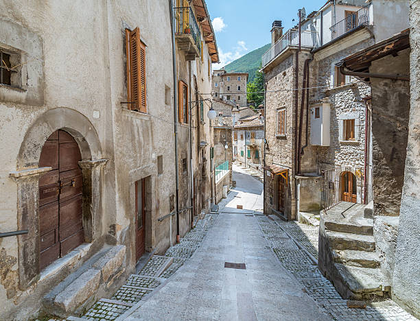 Scanno, L'Aquila Province, Abruzzo (Italy) Scanno, L'Aquila Province, Abruzzo (Italy) abruzzi photos stock pictures, royalty-free photos & images