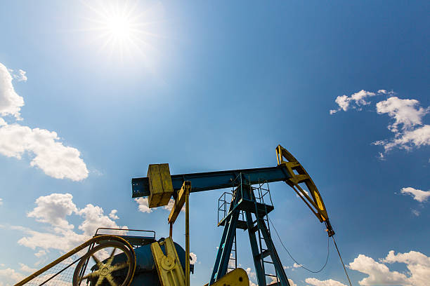 istock Operating oil and gas well 598782364