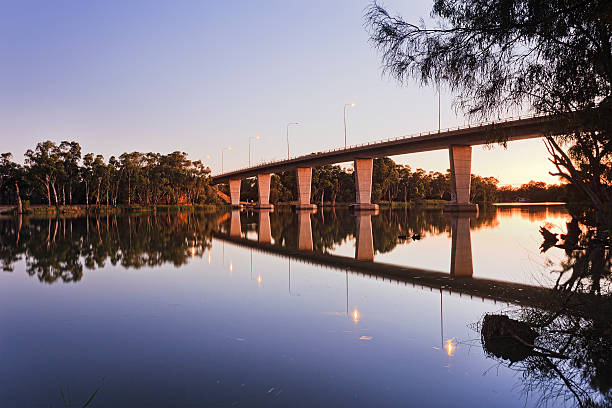 vic murray bridge mildura rise - mildura stock-fotos und bilder