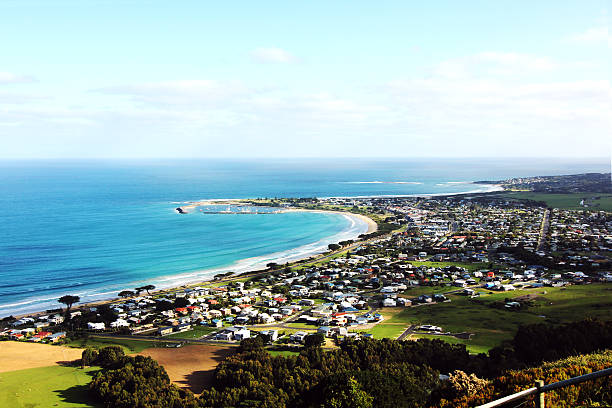 istock overlook of apollo bay 598792240
