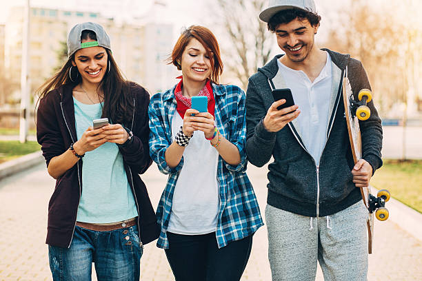 istock Social networking teenagers 598796036