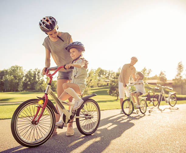 istock Family on bikes 598802358