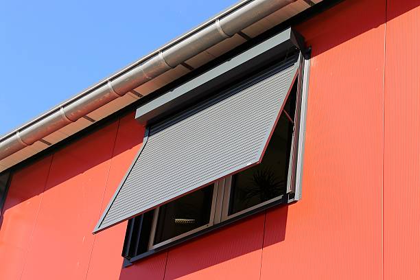 blinds for sun protection - klappläden imagens e fotografias de stock