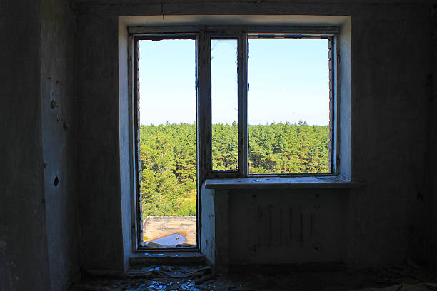 istock Interior of an abandoned house 598820228