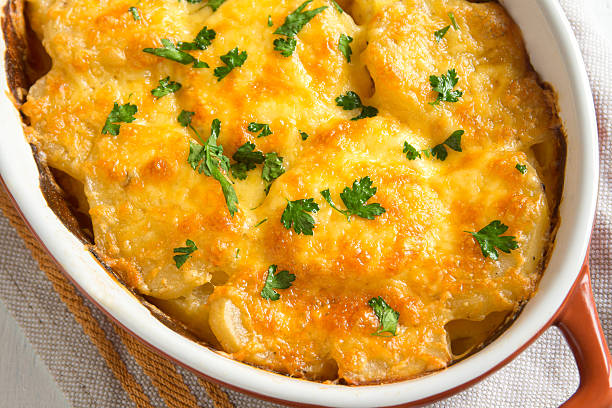 Batata à Grega Gratinada: Sabor Irresistível em 50 Minutos - receita deliciosa profissional - passo 2