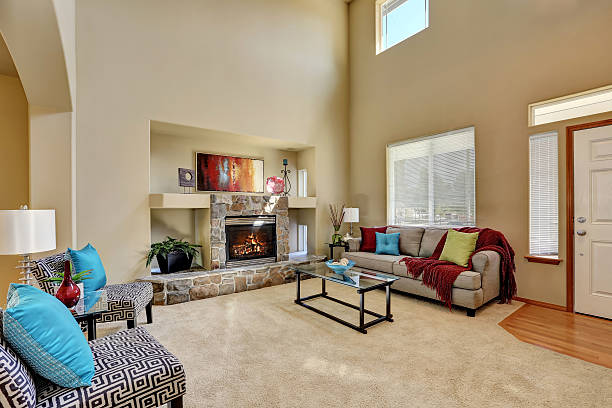 istock Cozy luxury family room with high ceiling and entryway 598961934