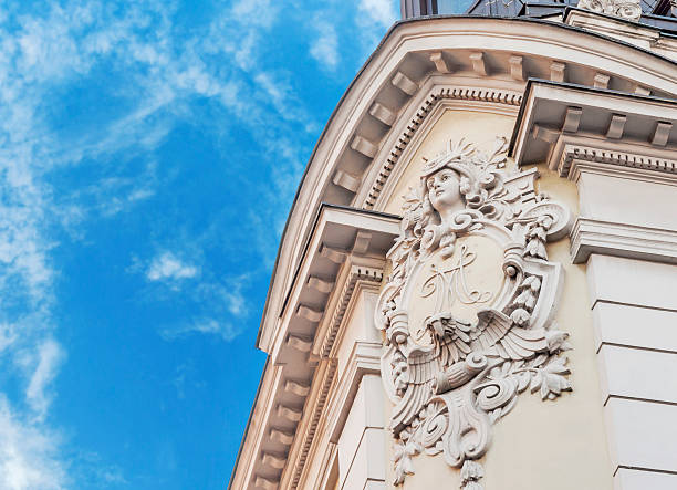 istock Historic building detail with blue cloudy sky 599100590