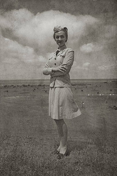retro ww2 navy soldier woman - 1940s style fotografías e imágenes de stock