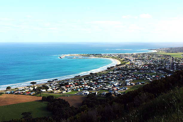 istock overlook of apollo bay 599265806