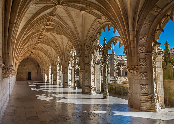 제로니모스 수도원, 리스본, 포르투갈의 회랑 전망 - monastery of jeronimos 뉴스 사진 이미지