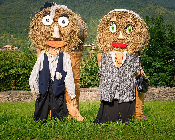 istock Farmers couple straw dolls 599281312