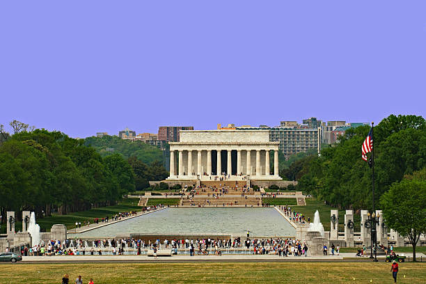 istock Lincoln Memorial across the Reflecting Pool 599756394