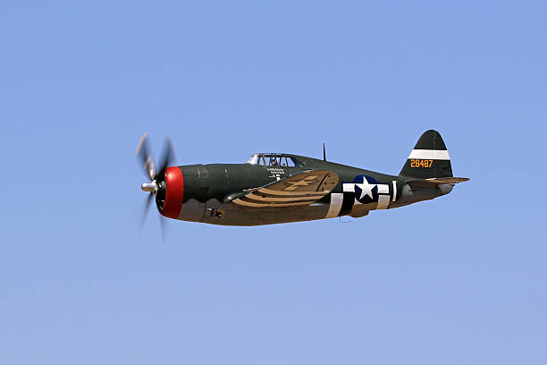 samolot ii wojny światowej p-47 thunderbolt latający - p 47 thunderbolt zdjęcia i obrazy z banku zdjęć