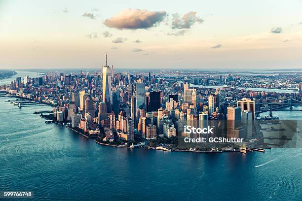 Город Мечты Скайлайн В Сумерках — стоковые фотографии и другие картинки Нью-Йорк - Нью-Йорк, Линия горизонта, Манхэттен