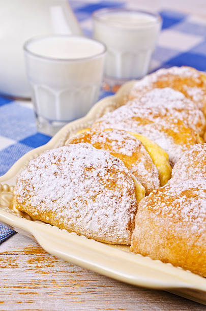 istock Homemade buns stuffed with cottage cheese 599768656