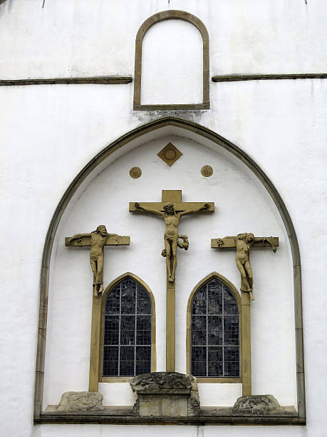 istock Crucifixion tabelau, osnabruck 599783528