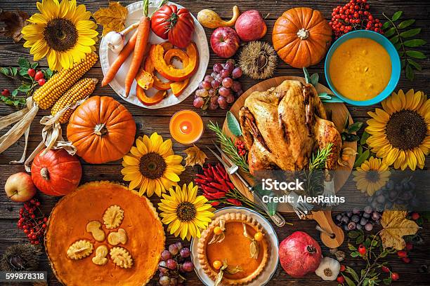 Roasted Thanksgiving Turkey Stock Photo - Download Image Now - Thanksgiving - Holiday, Autumn, Food