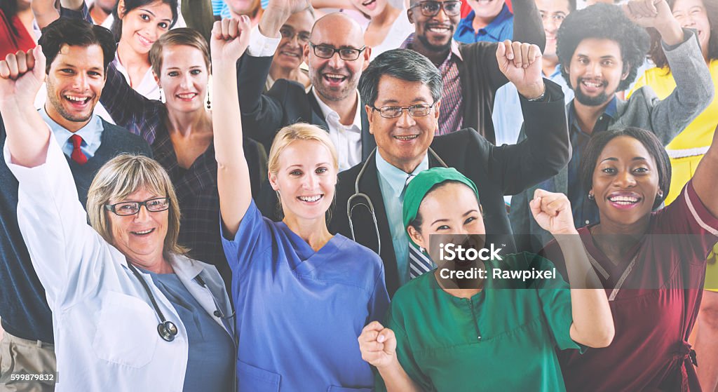 Celebrando Diverse persone di varie professioni concetto - Foto stock royalty-free di Sanità e medicina