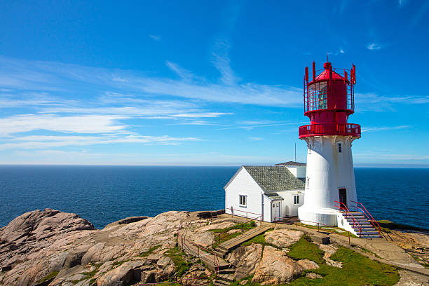 farol fyr - rock lighthouse nautical vessel nature - fotografias e filmes do acervo