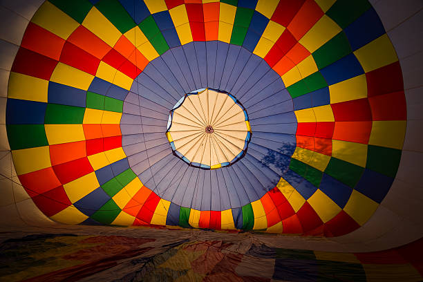 istock Hot air balloon 599915322
