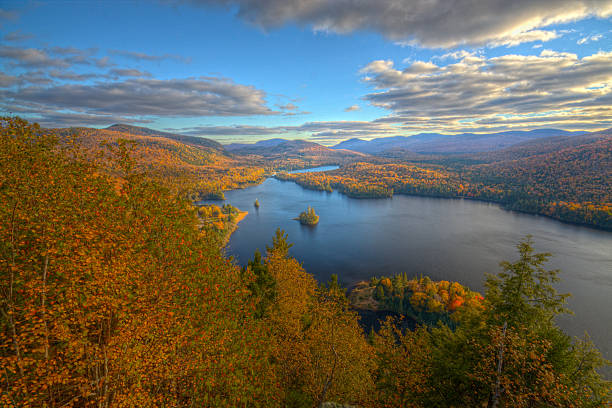 istock Canadian Autumn 599957452