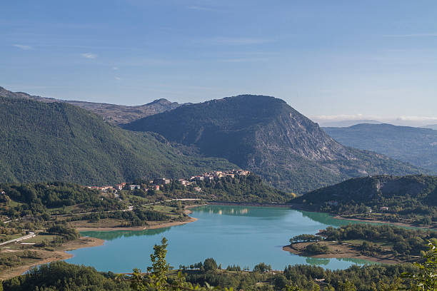 istock Lake Castel San Vincenzo 599968888